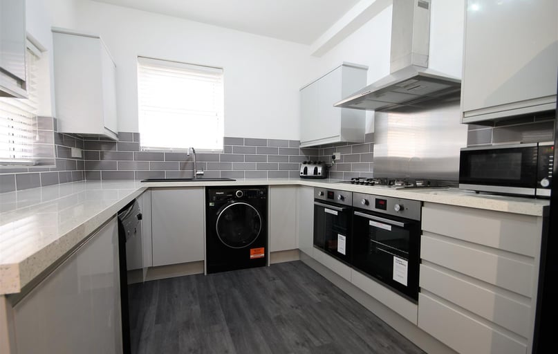 Sunbury Avenue, Jesmond, Newcastle - Image 1